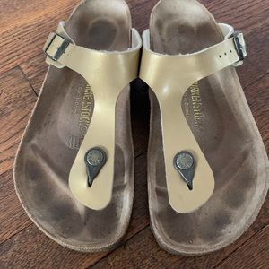 Birkenstock gizeh golden sandals